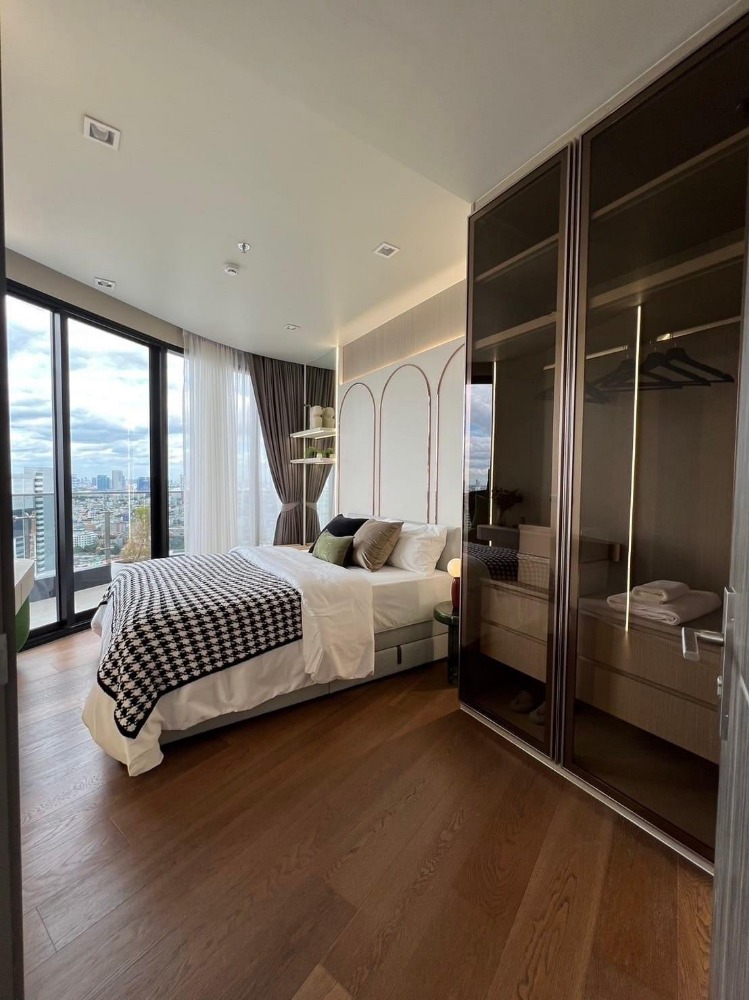 ● New Room ● 30++ floor 71.00 sq.m. | 2 bedrooms 1 bathroom | Condo next to BTS Victory Monument and close to Century Mall 20 m, King Power 290 m, Victory Mall 450 m.