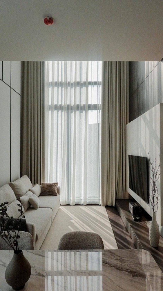For sale with tenant til 1/8/26 at corner DUPLEX unit in Thonglor, Laviq Sukhumvit 57, only 200 meters away from BTS, nice modern decoration, ready to move in For sale with tenant til 1/8/26 at corner DUPLEX unit in Thonglor, Laviq Sukhumvit 57, only 200 meters away from BTS, nice modern decoration, ready to move in