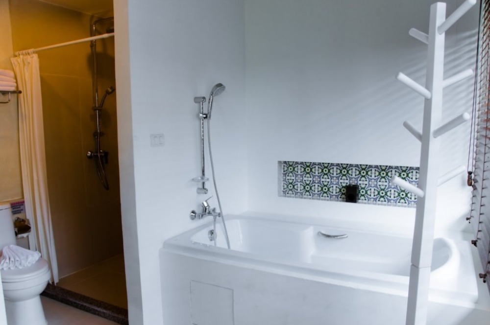4 Commercial shophouse 6 storey, Hotel 36 rooms on upper floors for sale. @Patong Phuket – รูปที่ 3