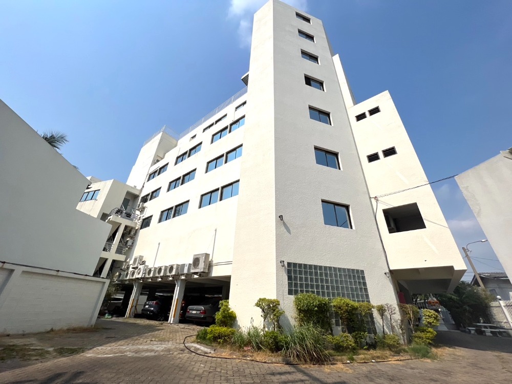 SELL/RENT 7 storey Office building in Soi.Paholyothin 14 with 20-25 parking spaces