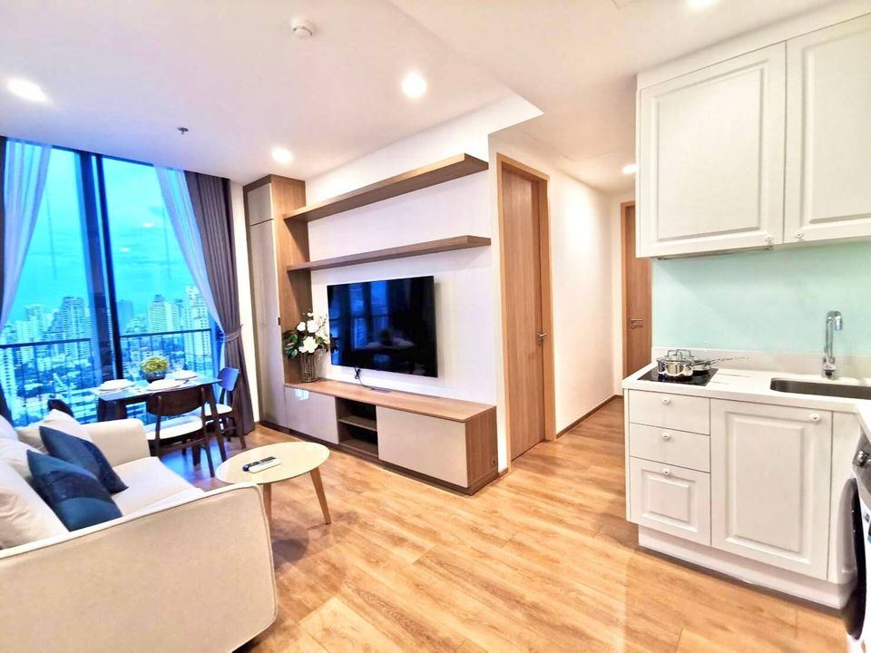 !! Beautiful room for rent, Condo Noble BE33 (Noble B 33), near BTS Phrom Phong. !! Beautiful room for rent, Condo Noble BE33 (Noble B 33), near BTS Phrom Phong.