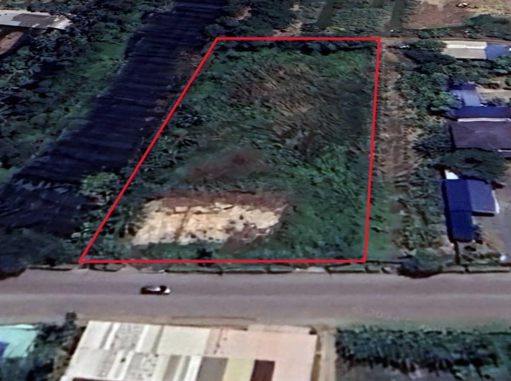 2 rai of land for sale in front of Wararom Village. Only 100 meters from Bang Bon 4 Road, width 45 meters.