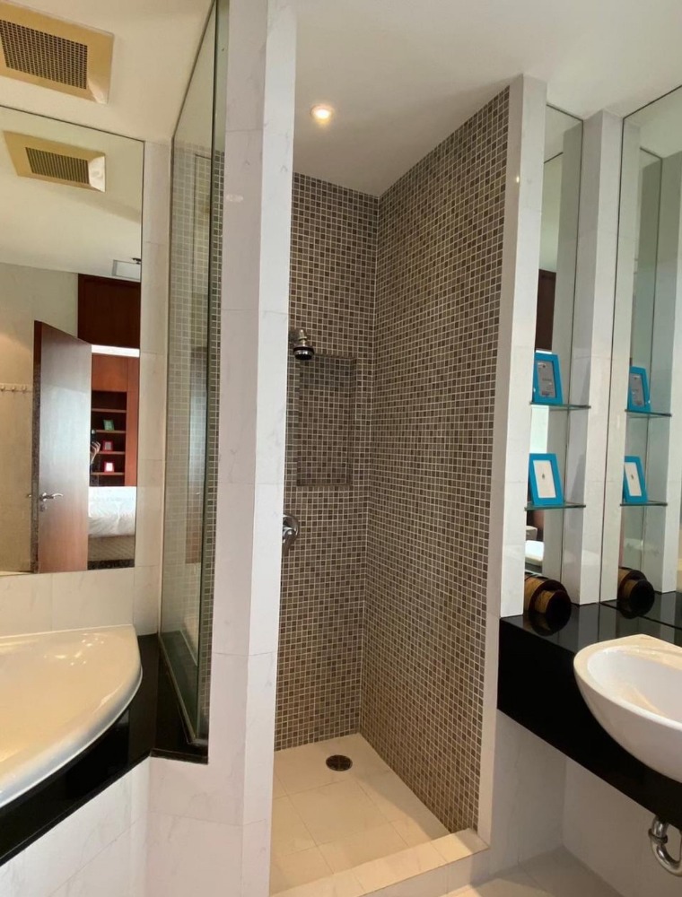 ● Prime Location ● ชั้น 05+ 220.00 ตร.ม. 3 ห้องนอน | คอนโดใกล้ MRT ลุมพินี 3 นาที, เซ็นทรัล เอ็มบาสซี 4 นาที, BTS เพลินจิต 5 นาที – รูปที่ 3
