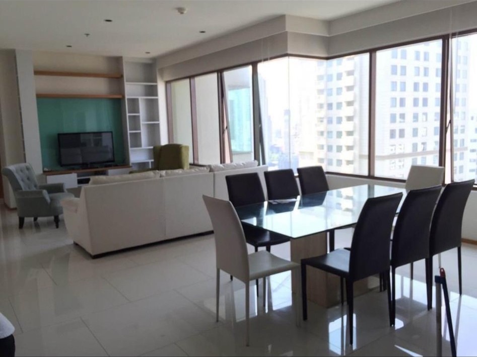♢ High Floor ♢ 30+ Floor 161.87 sq.m. | 3 Bedrooms, 2 fixed parking | Near BTS Phrom Phong 4 mins., MRT Queen Sirikit National Convention Center 4 mins., K Village 4 mins. ♢ High Floor ♢ 30+ Floor 161.87 sq.m. | 3 Bedrooms, 2 fixed parking | Near BTS Phrom Phong 4 mins., MRT Queen Sirikit National Convention Center 4 mins., K Village 4 mins.