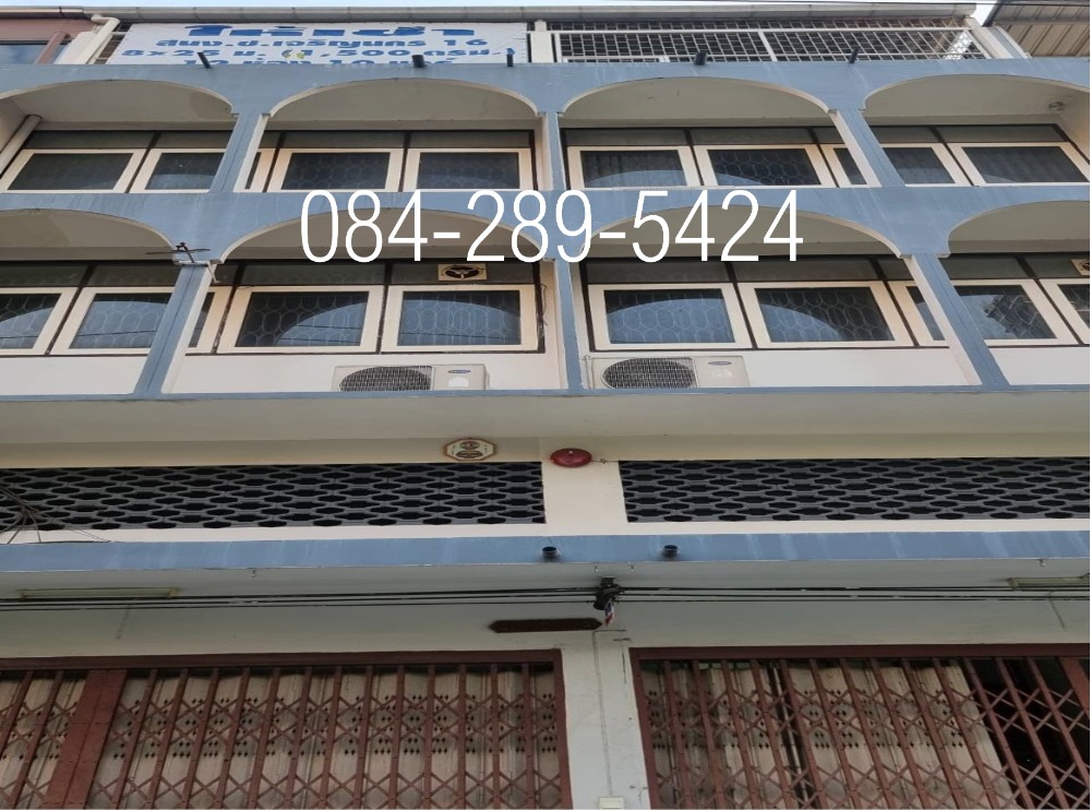 For rent, 5-storey commercial building , 2 units, Soi Charoen Nakhon 16, Near Sathorn Pier Sena Fest Shopping mall