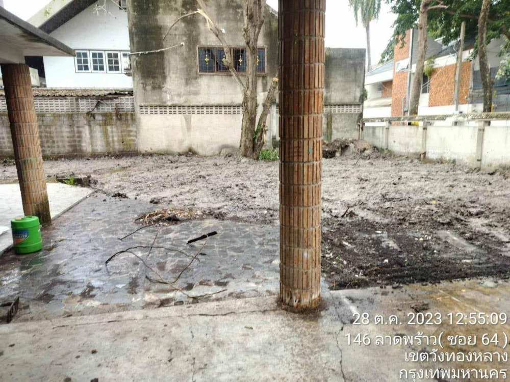 Land at Lat Phrao 80, Chantima Yak 7 | Size 126 sq.w. | Can enter and exit in many ways, shortcut to Ratchada, Huai Khwang.