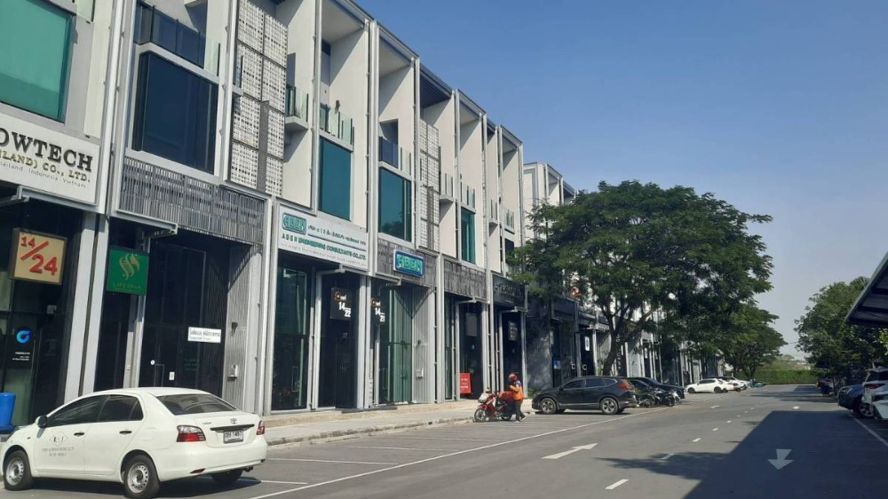 Luxurious 4-Storey Home Office for Sales at CASCADE BANGNA Luxurious 4-Storey Home Office for Sales at CASCADE BANGNA