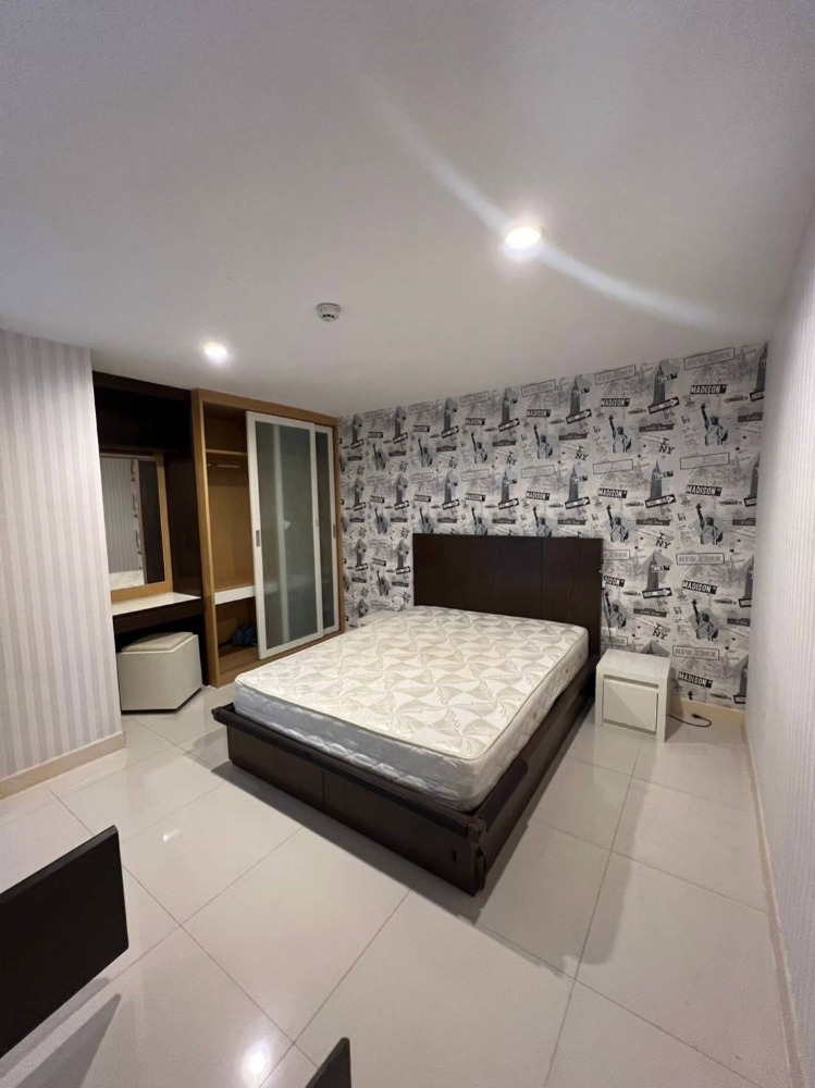 Price is only 2.35 million baht. Free ownership transfer fee. Just pay in installments. 9,000 baht/month The Green Condo 2 (Condo The Green Condo 2)