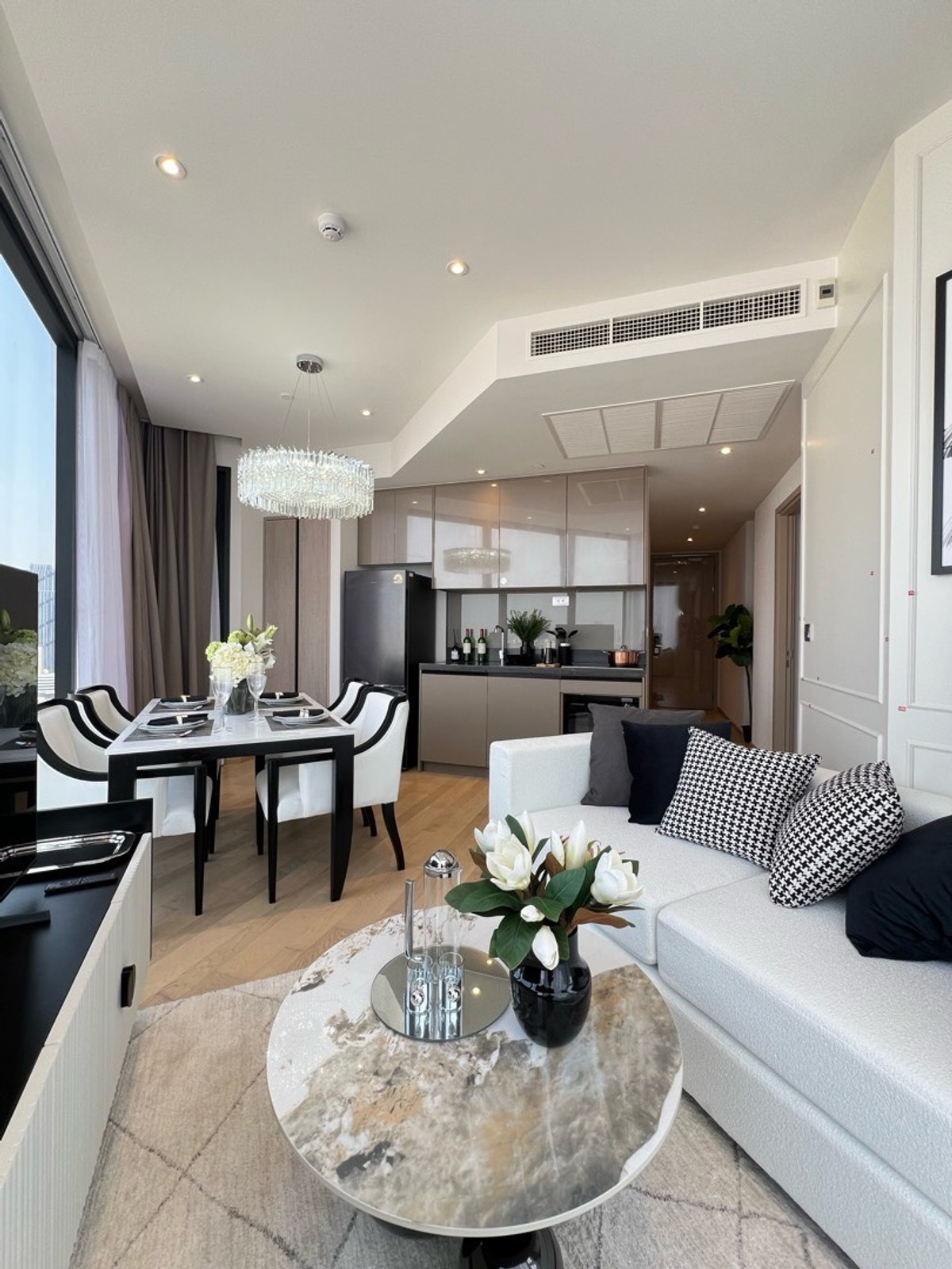 2 ห้องนอน ขนาด 62.26 ตรม. วิวสวย ราคาพิเศษ ห้องใหม่จากโครงการ Ashton Asoke Rama 9 คอนโดหรูใกล้ MRT พระราม 9 โทร.062-339-3663 2 ห้องนอน ขนาด 62.26 ตรม. วิวสวย ราคาพิเศษ ห้องใหม่จากโครงการ Ashton Asoke Rama 9 คอนโดหรูใกล้ MRT พระราม 9 โทร.062-339-3663