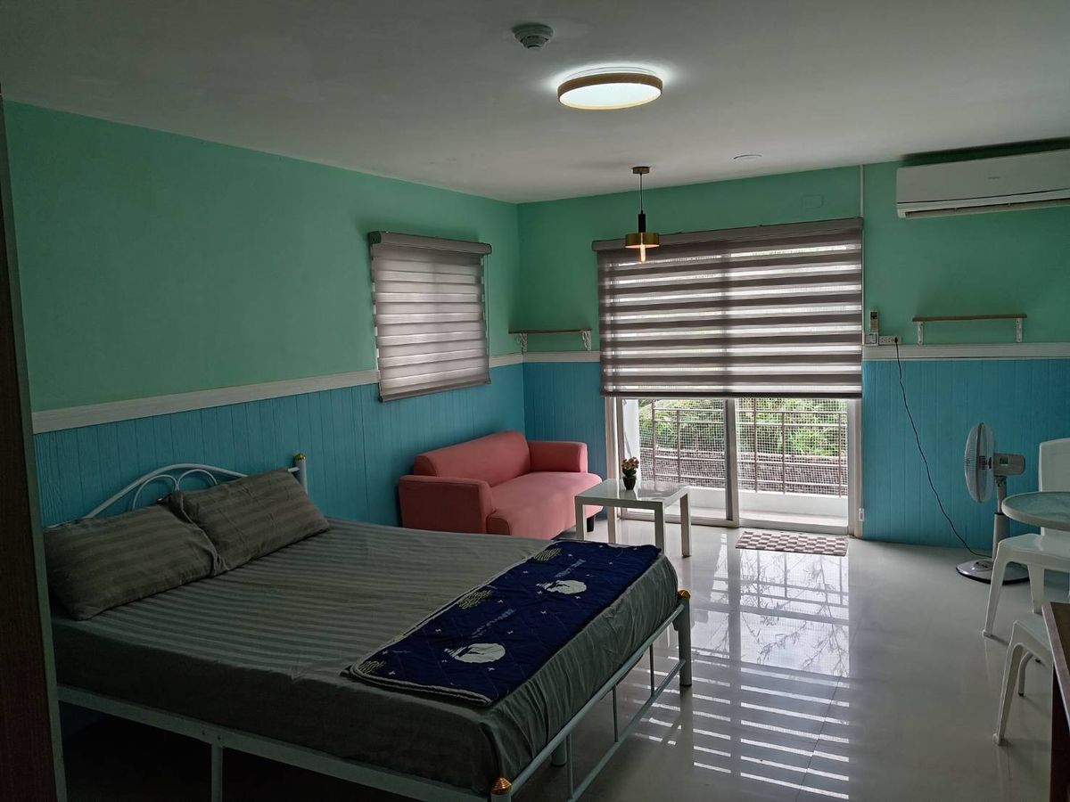 For sale: The Peak Huai Khwang, 2nd floor, corner room, 32 sq m.