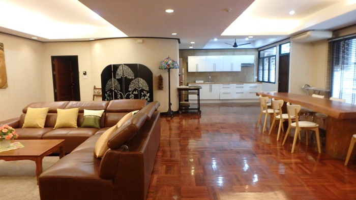 Big 2-bedroom unit for sale at Le Premier I Condominium Big 2-bedroom unit for sale at Le Premier I Condominium