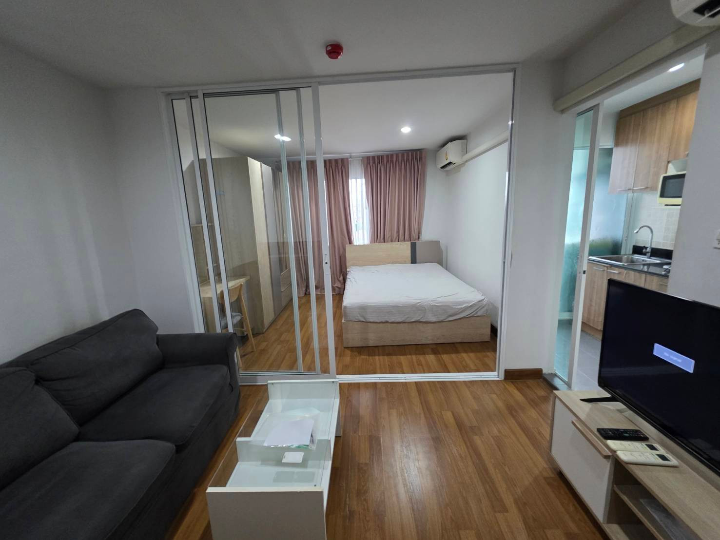 For RENT : Regent home Sukhumvit 81 size 28.39 sq m. 5 floor on Building C For RENT : Regent home Sukhumvit 81 size 28.39 sq m. 5 floor on Building C