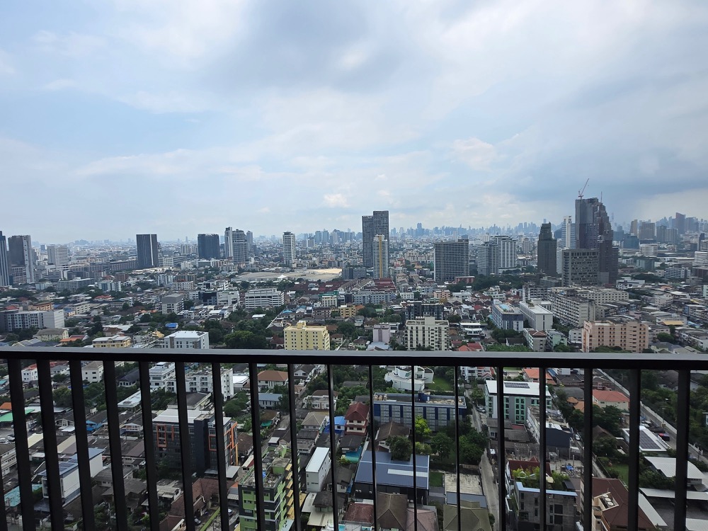 Condo for sale, The Line Phahonyothin Park, Building B, 30th floor, city view Condo for sale, The Line Phahonyothin Park, Building B, 30th floor, city view