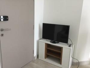 P-2198 ให้เช่าด่วน ! คอนโด Ideo mobi sukhumvit 81 ห้องสวย เฟอร์นิเจอร์ครบ พร้อมอยู่ ใกล้ BTS อ่อนนุช