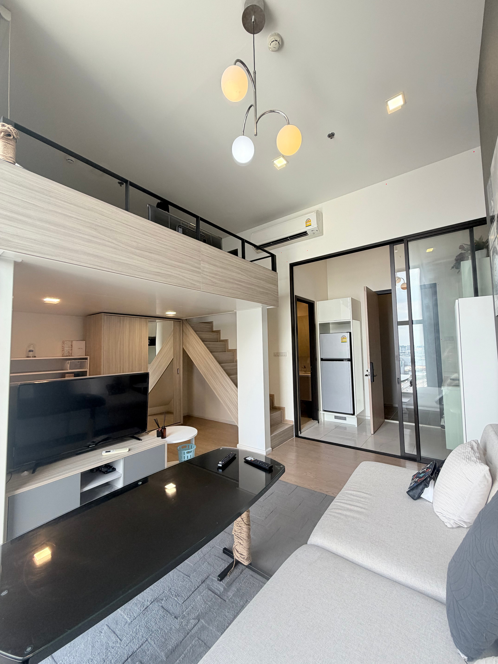 ❤️🏙️ คอนโด Duplex 2 ชั้น❤️📸Video room 🚝 MRT พระราม 9 ห้องสวย ชั้นสูง วิวดีมาก 🔰ใกล้ Central พระราม 9 , ฟอร์จูน จ๊อดแฟร์ แหล่ง CBD ☎️ Tel / line : 091 - 706 - 1999 / 093 - 897 - 9669 คุณกวา – รูปที่ 3
