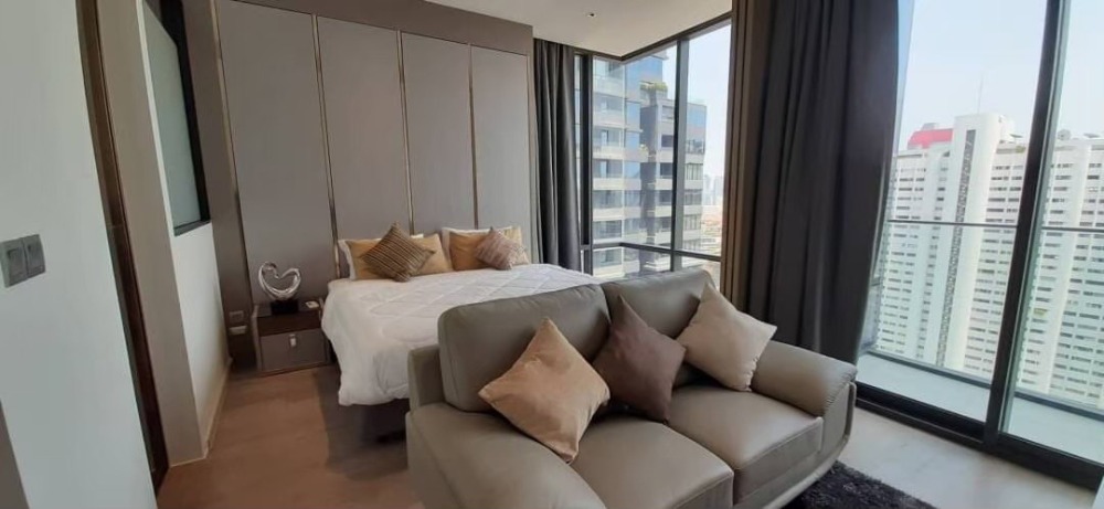 🔥Best price in CBD area, Sathorn, Silom, only 350 meters to BTS, nice and fully decoration, unblocked view, ready to move in 🔥Best price in CBD area, Sathorn, Silom, only 350 meters to BTS, nice and fully decoration, unblocked view, ready to move in