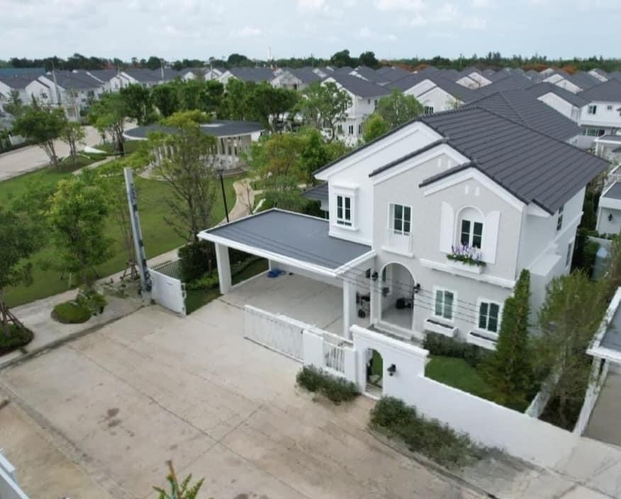 ♦ Pet friendly ♦ 2 storey single house, 79.00 sq.w. | 4 beds 4 baths | Near VERSO International School 12 mins, Central Village 15 mins ♦ Pet friendly ♦ 2 storey single house, 79.00 sq.w. | 4 beds 4 baths | Near VERSO International School 12 mins, Central Village 15 mins