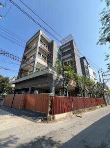 Luxury modern house / 4-story detached house / near BTS Phra Khanong