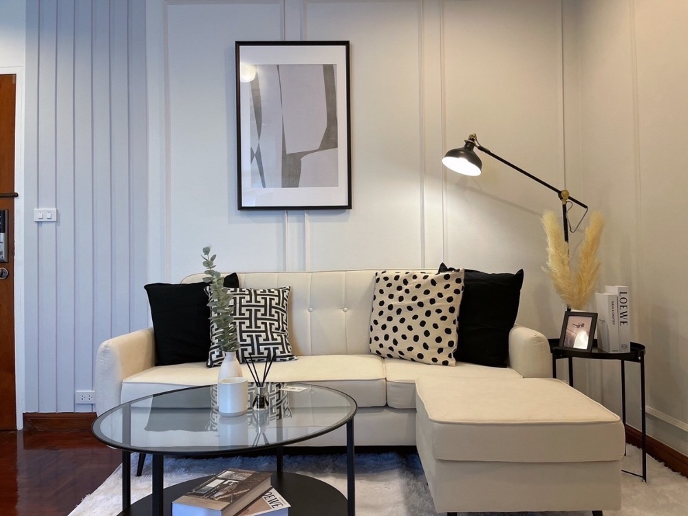 Urgent sale, newly decorated, ready to move in, large room 65 square meters, Phayathai Plaza Urgent sale, newly decorated, ready to move in, large room 65 square meters, Phayathai Plaza