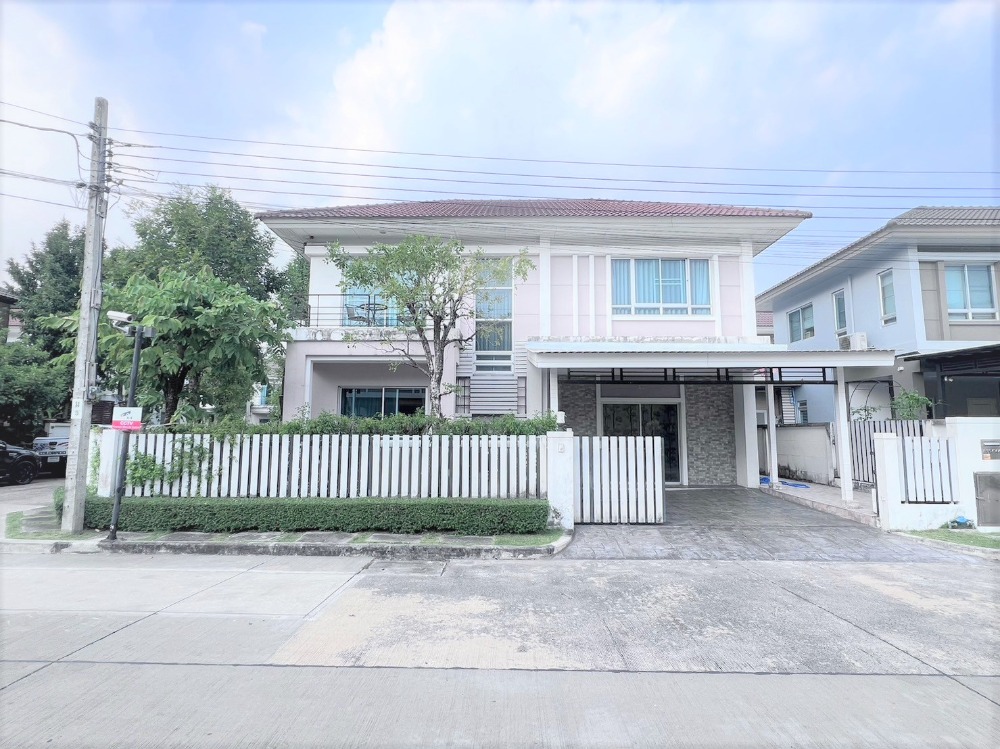House for sale, Life Bangkok Boulevard Ramintra, Ramintra 105, near the Pink Line BTS. House for sale, Life Bangkok Boulevard Ramintra, Ramintra 105, near the Pink Line BTS.