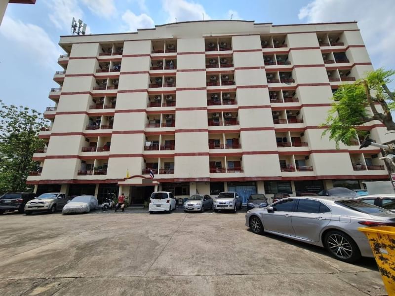 Apartment for sale, 158 rooms, 619 sq m, Sutthisan area, Huai Khwang, Ratchada, near MRT Sutthisan, only 600 m. Apartment for sale, 158 rooms, 619 sq m, Sutthisan area, Huai Khwang, Ratchada, near MRT Sutthisan, only 600 m.