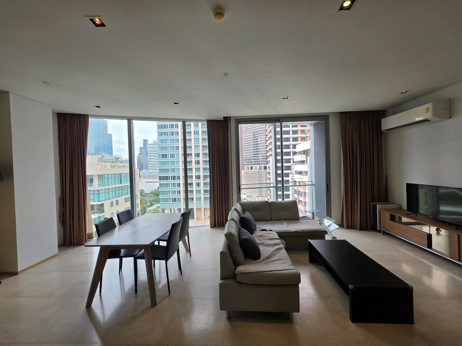 Saladaeng Residence 2bedroom 126sqm for rent only 90,000 per month tel 0816878954 line id 0816878954