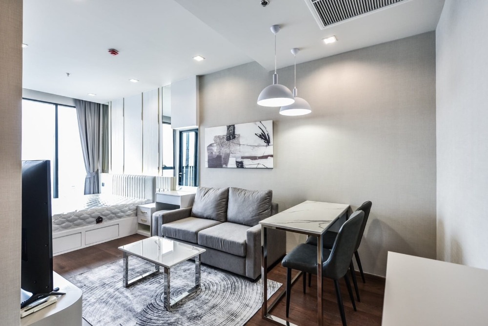 Don't miss out on renting a luxury condo, Ideo Q Victory, next to BTS Victory Monument, near Rajavithi Hospital, Phra Mongkut.