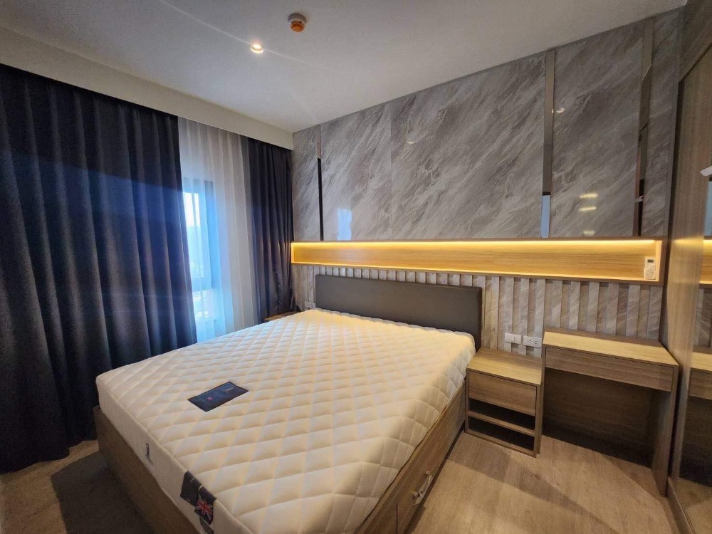 👑 Altitude Unicorn Sathorn-Tha Phra 👑 Beautifully decorated room, 1 bedroom, 1 bathroom, 25th floor, pool view, fully furnished and equipped with electrical appliances.