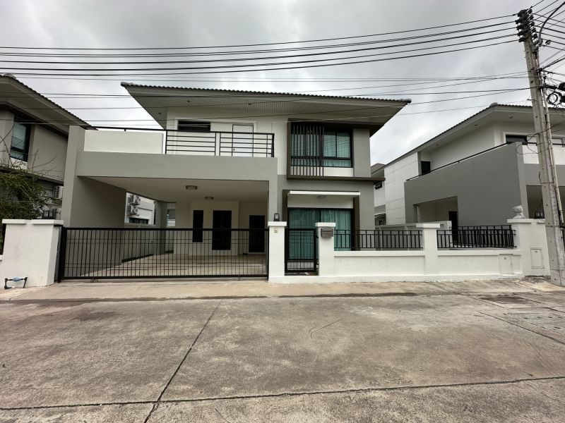 Sriracha house for rent Single house ready to move in, near J-Park (3 bedrooms)