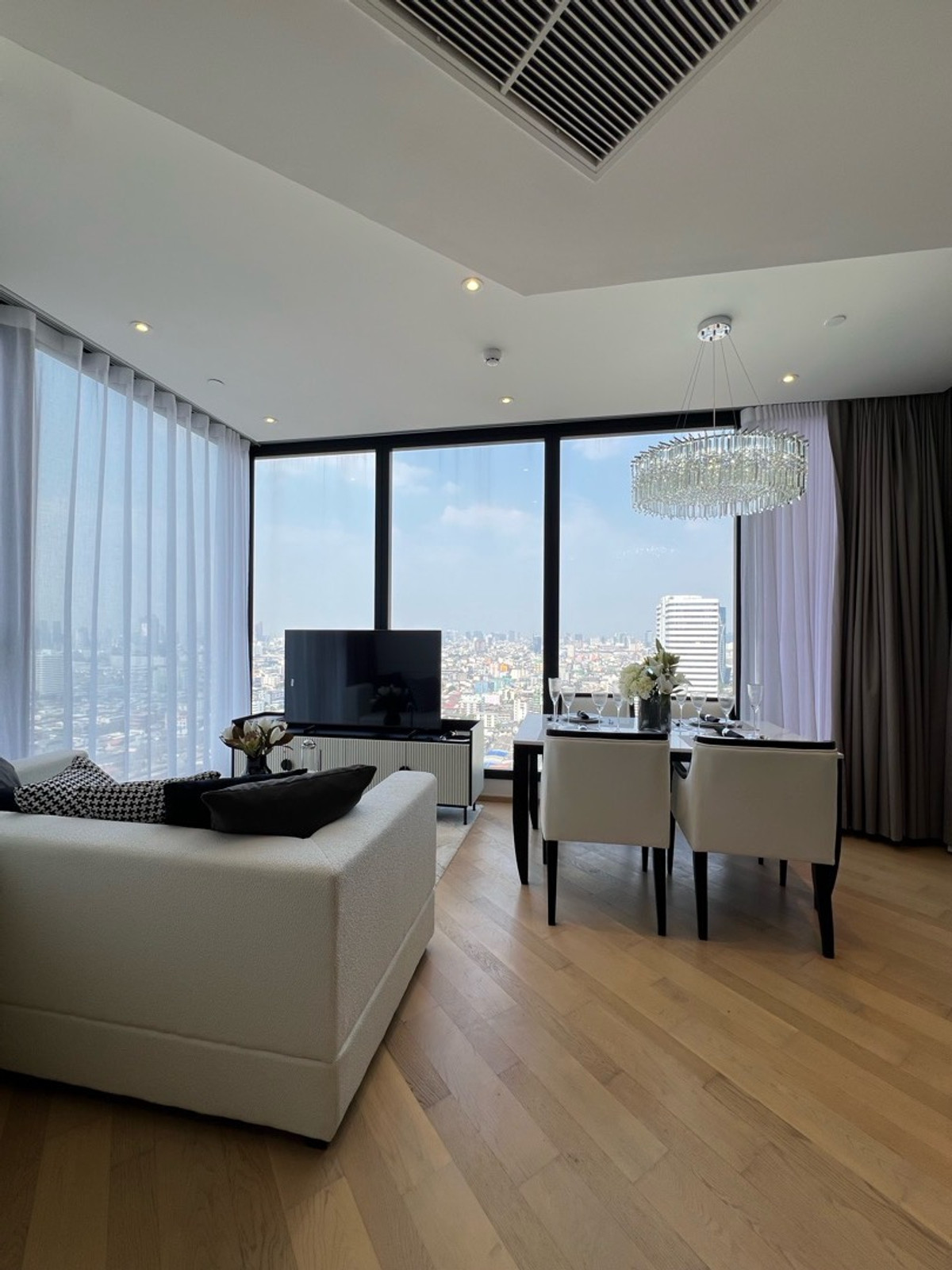 💥 พร้อมอยู่ 2 ห้องนอน 62.26 ตรม. ชั้นสูง วิวสวย Ashton Asoke Rama 9 พร้อมโปรฟรีโอน คอนโดหรูใกล้ MRT พระราม 9 – รูปที่ 2