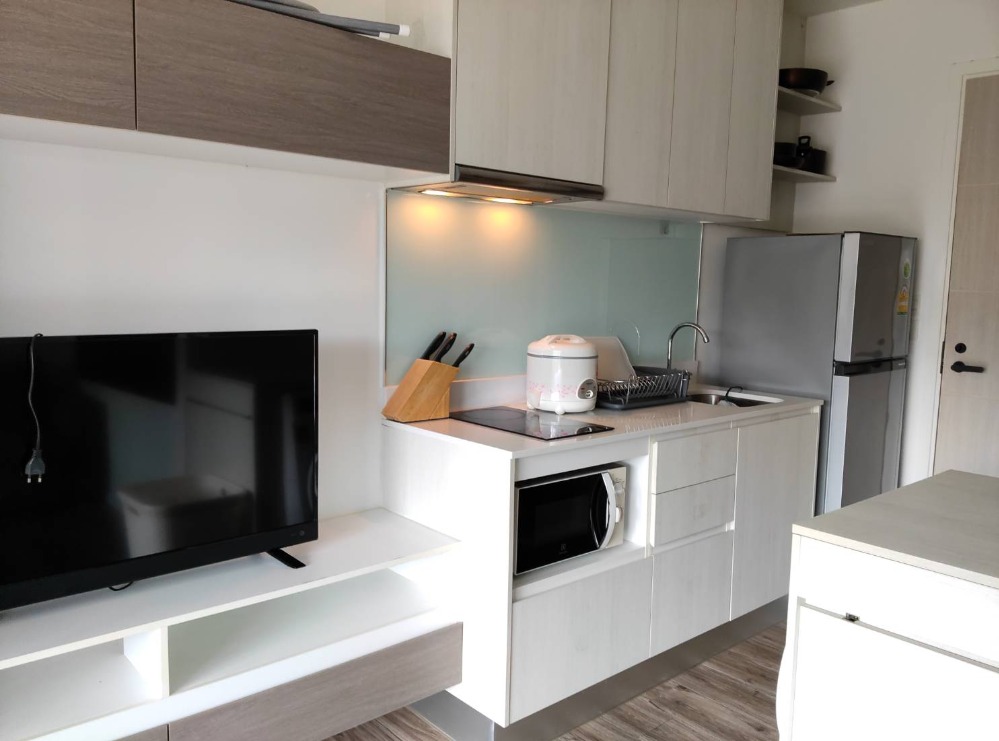 Condo for rent, beautiful room, quiet, mountain view, wide balcony.