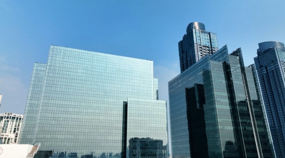 The Ninth Towers Grand Rama 9, office building for rent in Rama 9 area, near Central Rama 9 Department Store.