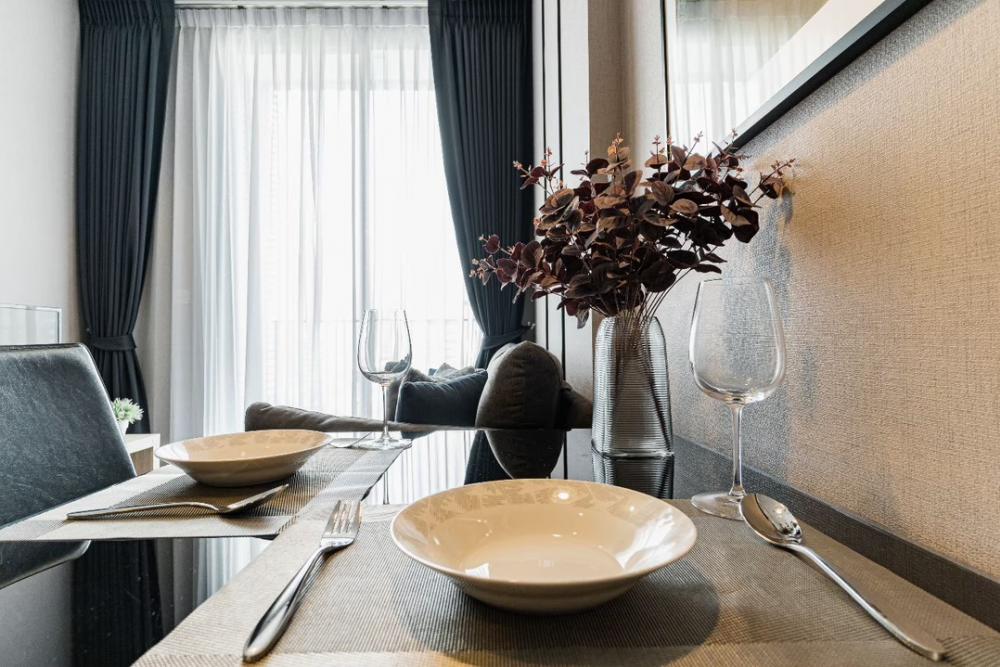 Edge by sansiri Conner 1 bed 42 Sqm So beautiful decor but lower price for rent 
28,000 unblock view