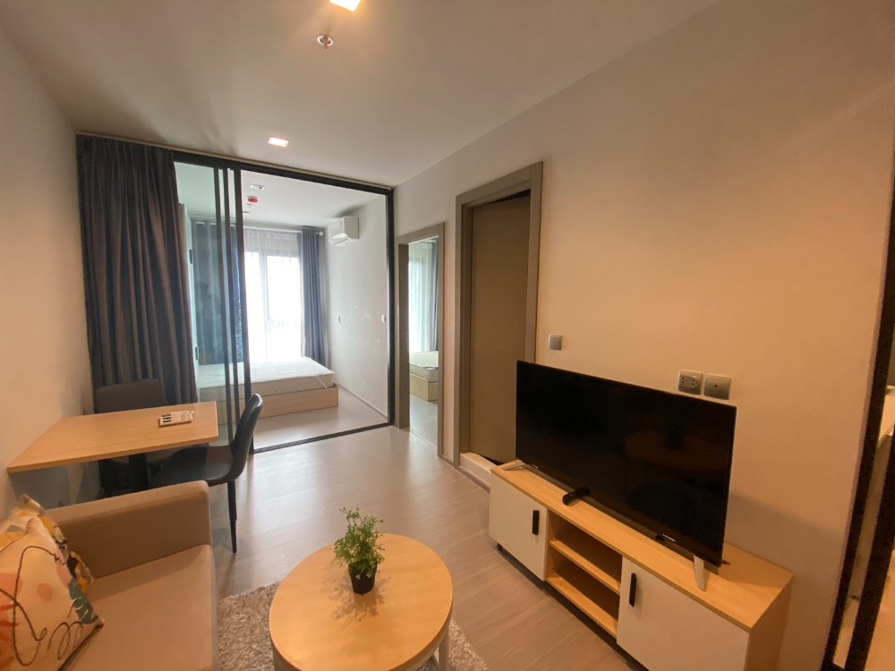 For rent! Life Asoke Rama9 condo, near MRT Rama9 (300m). 1 bedroom plus 1 bathroom, 41 sq m. 24,000 baht per month. For rent! Life Asoke Rama9 condo, near MRT Rama9 (300m). 1 bedroom plus 1 bathroom, 41 sq m. 24,000 baht per month.