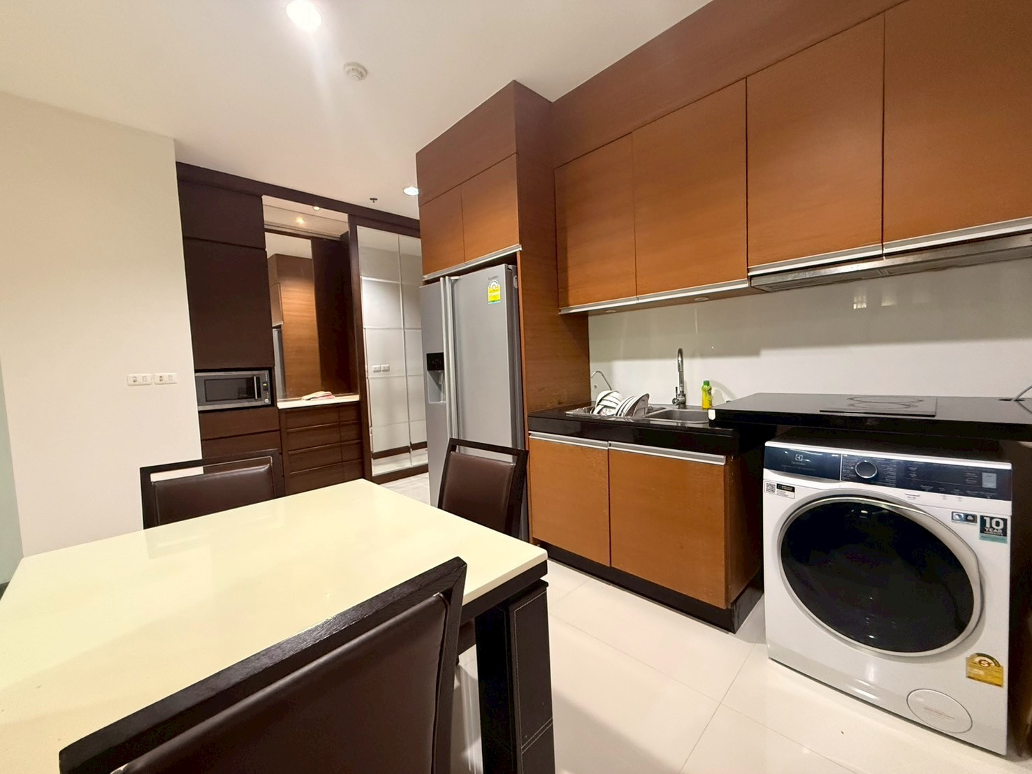 Condo for rent, Baan Klang Krung Siam Pathumwan, 2 bedrooms, 2 bathrooms, next to BTS Ratchathewi. Condo for rent, Baan Klang Krung Siam Pathumwan, 2 bedrooms, 2 bathrooms, next to BTS Ratchathewi.