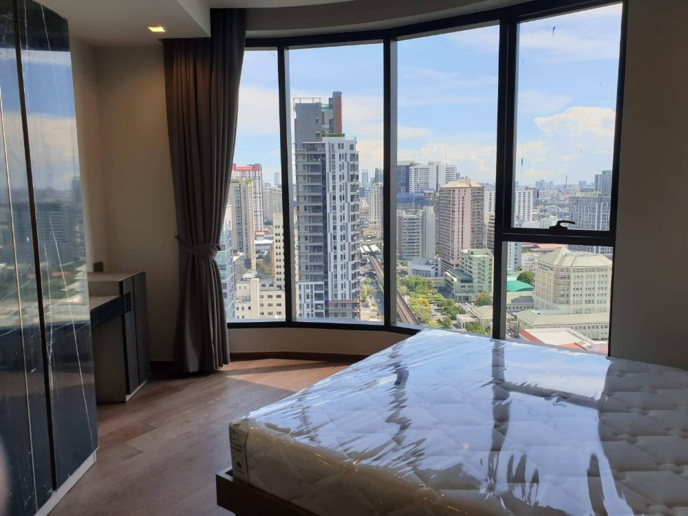 Condo for rent Ideo Q Victory, 1 bedroom, very good view, next to BTS Victory Monument Station.