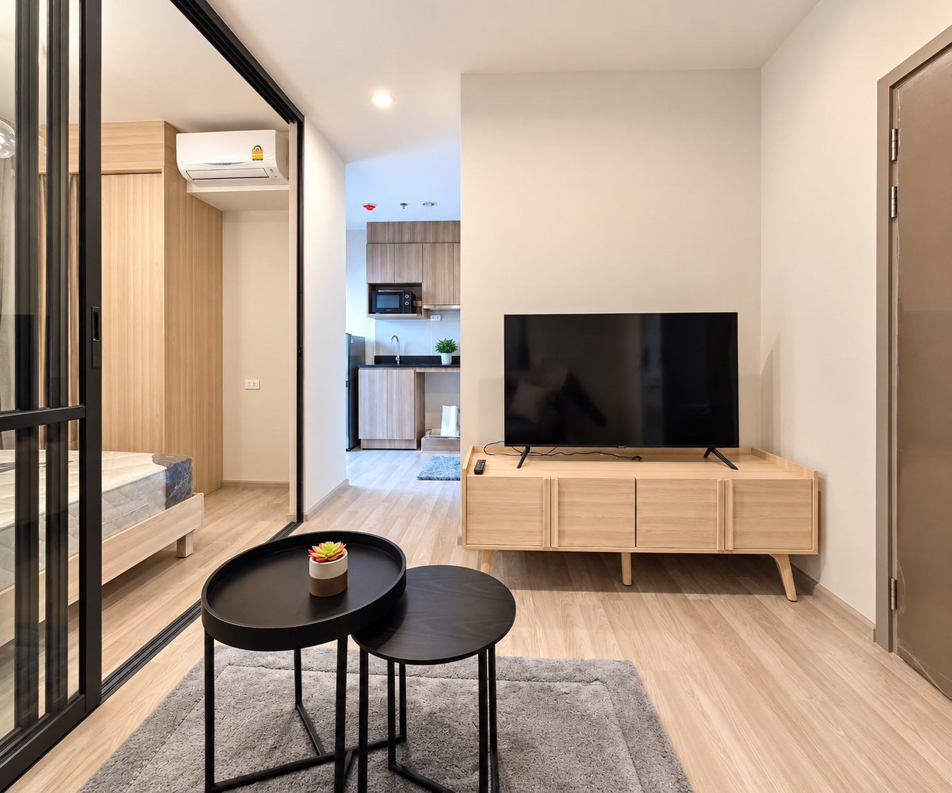 FOR RENT✨️NEW 📍 IDEO MOBI SUKHUMVIT EASTPOINT @BTS BANGNA 🎖️1 BEDROOM 27 SQM 20+ FLOOR. READY TO MOVE IN 💼13,000 BATH PER MONTH.✅️PLEASE CONTACT : KHUN OIL 098 292 4151APPOINTMENT : https://line.me/ti/p/RETg6LPXWb FOR RENT✨️NEW 📍 IDEO MOBI SUKHUMVIT EASTPOINT @BTS BANGNA 🎖️1 BEDROOM 27 SQM 20+ FLOOR. READY TO MOVE IN 💼13,000 BATH PER MONTH.✅️PLEASE CONTACT : KHUN OIL 098 292 4151APPOINTMENT : https://line.me/ti/p/RETg6LPXWb