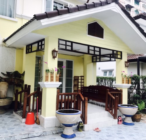 ขายด่วนเท่าทุนบ้านเดี่ยว หมู่บ้านนันทวัน-สุขุมวิท 67 ตร.ว 3 นอน 3 น้ำ ขายพร้อมผู้เช่า 8.5 ล้าน ถนนอ่อนนุช44 ขายด่วนเท่าทุนบ้านเดี่ยว หมู่บ้านนันทวัน-สุขุมวิท 67 ตร.ว 3 นอน 3 น้ำ ขายพร้อมผู้เช่า 8.5 ล้าน ถนนอ่อนนุช44
