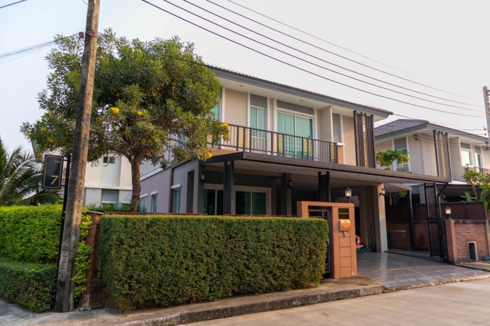 ❖ Modern classic ❖ 2 storey Single house 67.40 sq.w. | 3 beds, Fully furnished | Pet Friendly | Near The Mall Ramkhamhaeng 5.9 km. ❖ Modern classic ❖ 2 storey Single house 67.40 sq.w. | 3 beds, Fully furnished | Pet Friendly | Near The Mall Ramkhamhaeng 5.9 km.