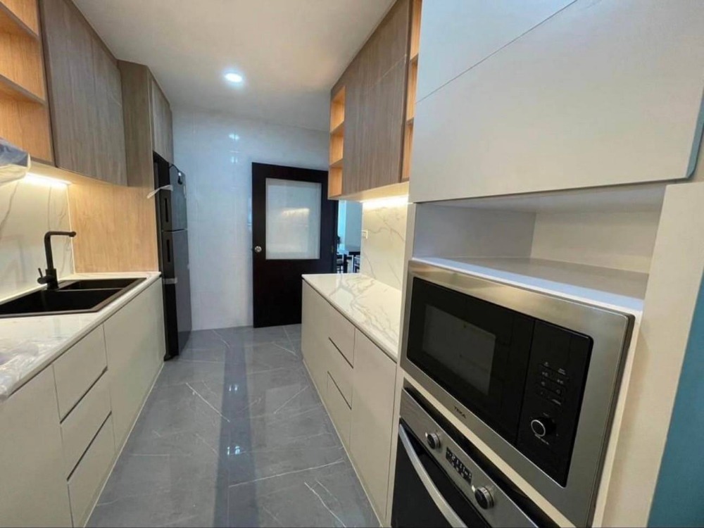 ● High floor ● Floor 30+ 230.00 sq.m. | 3 Bedrooms | Fully furnished and ready to move in | 4 minutes to MRT Lumphini station. ● High floor ● Floor 30+ 230.00 sq.m. | 3 Bedrooms | Fully furnished and ready to move in | 4 minutes to MRT Lumphini station.