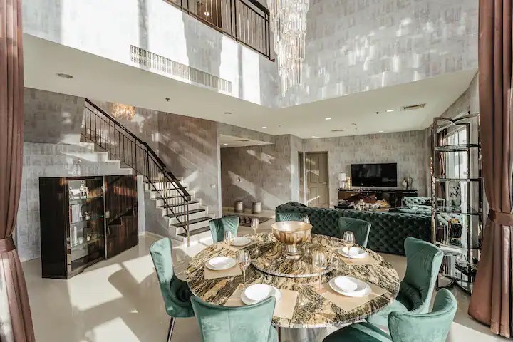 ♦ Luxury Penthouse ♦ Top Floor 30+ | 400 sqm. | 4+1 Bedrooms | BTS Ratchadamri 220 m. ♦ Luxury Penthouse ♦ Top Floor 30+ | 400 sqm. | 4+1 Bedrooms | BTS Ratchadamri 220 m.
