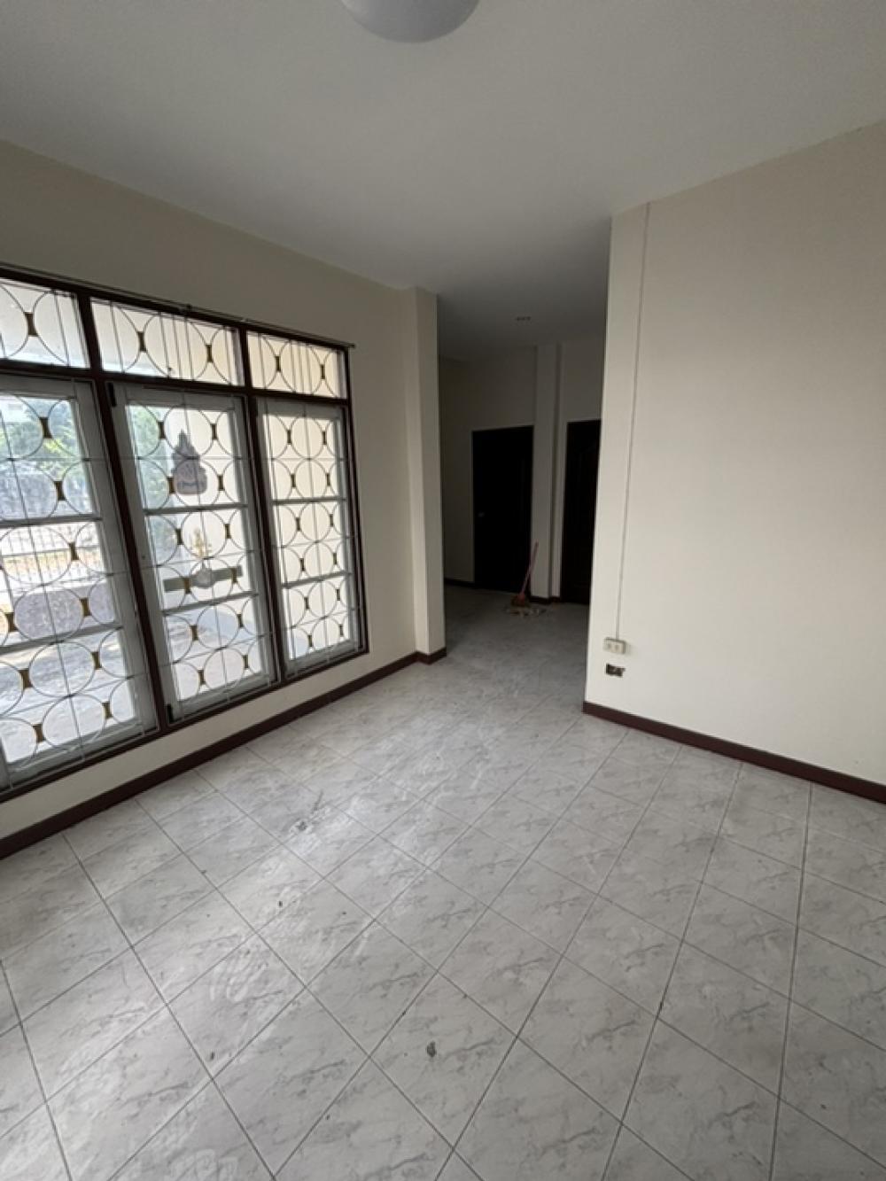 บ้านพร้อมอยู่ สองห้องน้ำ ห้าห้องนอน ย่านตลิ่งชัน – รูปที่ 4
