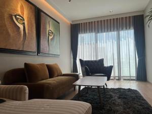 Pet Friendly (2 Bed 150 Sqm) @BTS Prompong - 90,000 THB Negotiable