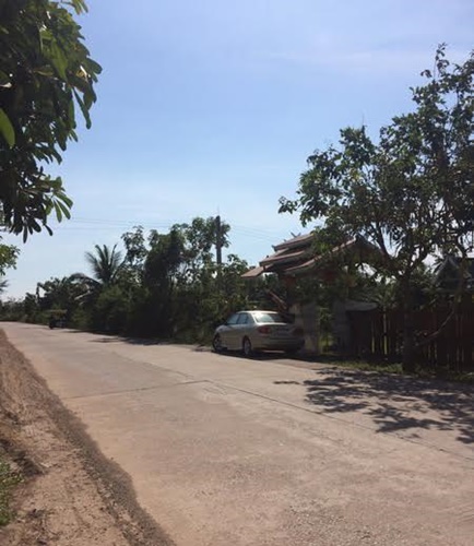 Empty land for sale, 12-1-88 rai, Soi Wat Sirimongkol. Tha Sai Phatthana Rd., width 74 m., depth 270 m., duty is to make a fish pond. From Rama 2 Rd., go into the alley 4 km. Selling for 3.3 million. Empty land for sale, 12-1-88 rai, Soi Wat Sirimongkol. Tha Sai Phatthana Rd., width 74 m., depth 270 m., duty is to make a fish pond. From Rama 2 Rd., go into the alley 4 km. Selling for 3.3 million.