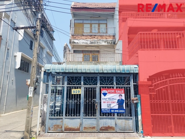 3-story townhouse, Charansanitwong 46, corner room, ready to move in, near Thew Phai Ngam School. 3-story townhouse, Charansanitwong 46, corner room, ready to move in, near Thew Phai Ngam School.