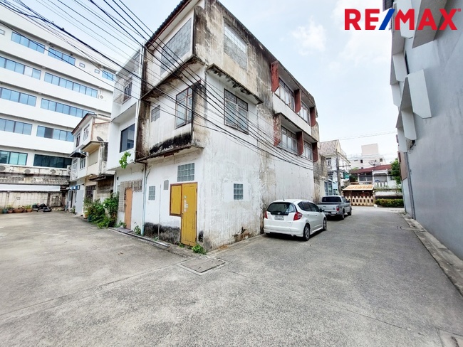 ทาวน์เฮาส์ 3 ชั้น จรัญสนิทวงศ์ 46 ห้องมุม พร้อมอยู่ ใกล้โรงเรียนทิวไผ่งาม – รูปที่ 3
