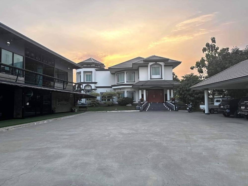 บ้านพร้อมอาคารและร้านอาหาร | 4 ห้องนอน | 881 ตร.ว. | มีสระว่ายน้ำระบบน้ำเกลือ | ทำฟรามสัตว์เลี้ยงได้ | ใกล้สิ่งอำนวยความสะดวก ห้างสรรพสินค้า  โรงพยาบาล มหาวิทยาลัย ทางด่วน ครบครัน – รูปที่ 2