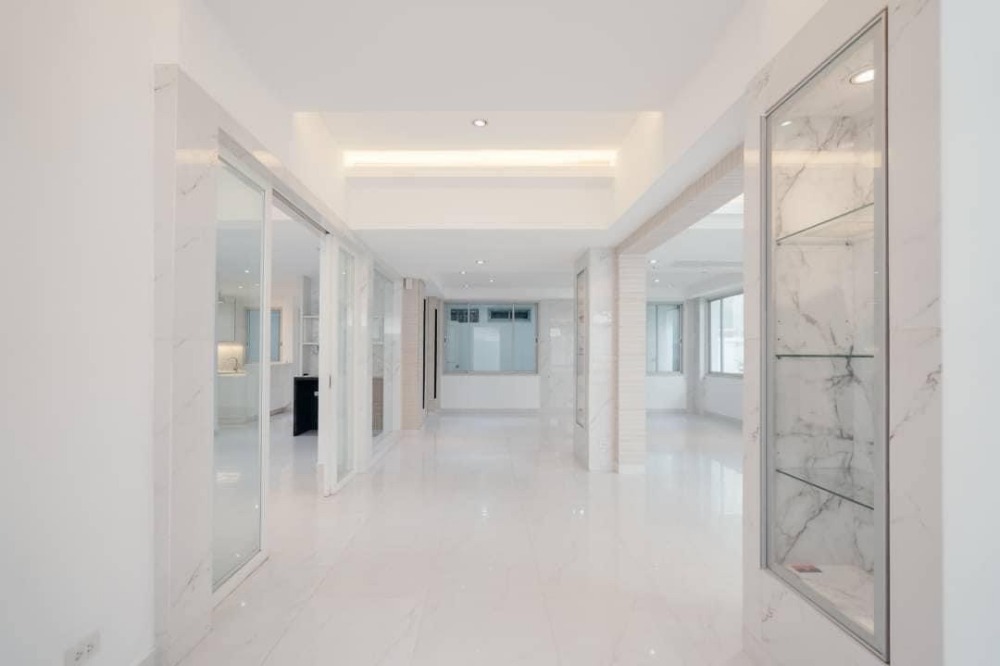 ขาย Townhome  | 3 ชั้น 450 ตร.ม. 48 ตร.ว. | 4 ห้องนอน 2 ที่จอดรถ | หน้าบ้านทิศเหนือ | ใกล้ รร.นานาชาติ NIST 1 นาที , BTS อโศก 5 นาที – รูปที่ 4