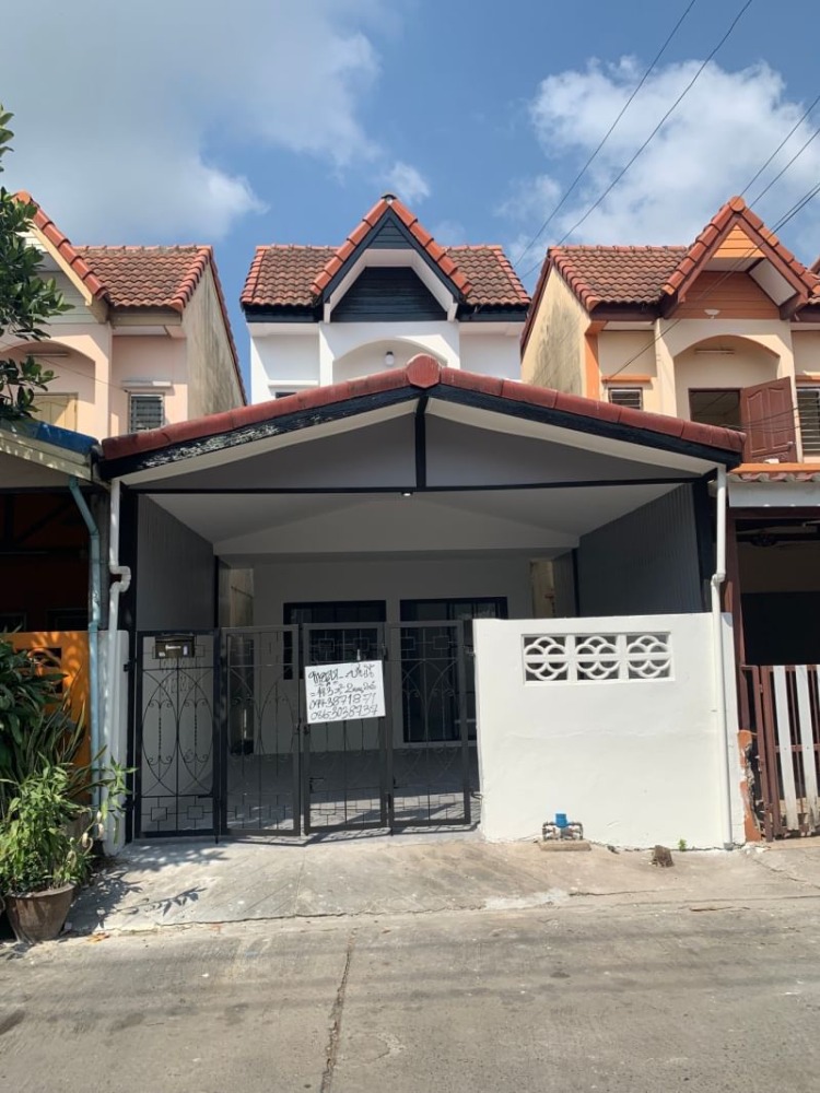 ขายถูก บ้านแฝด 2 ชั้น 19.3 ตร.วา หมู่บ้านอมรทรัพย์  ซ.อยู่วิทยา16 บ้านมี 2 ห้องนอน 2 ห้องน้ำ