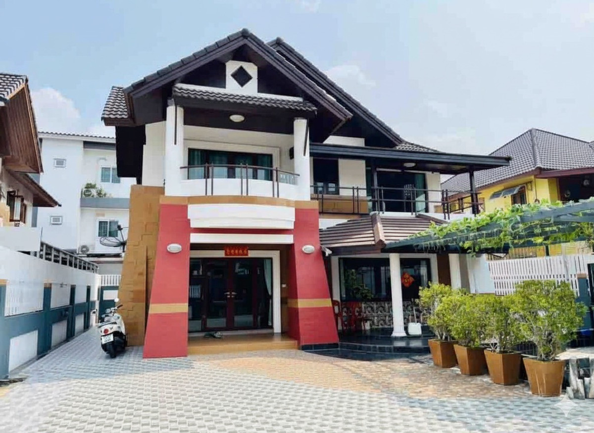ขายบ้านเดี่ยวหทัยราษฎร์ 104 ตร.ว 420 ตร.ม 5 ห้องนอน รีโนเวทใหม่หมดทั้งหลัง สายไฟใต้ดิน โครงการติดถนนใหญ่